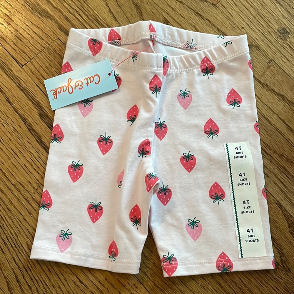 NEW Toddler 4T Strawberry 🍓 Bike Shorts